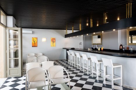 Bar image